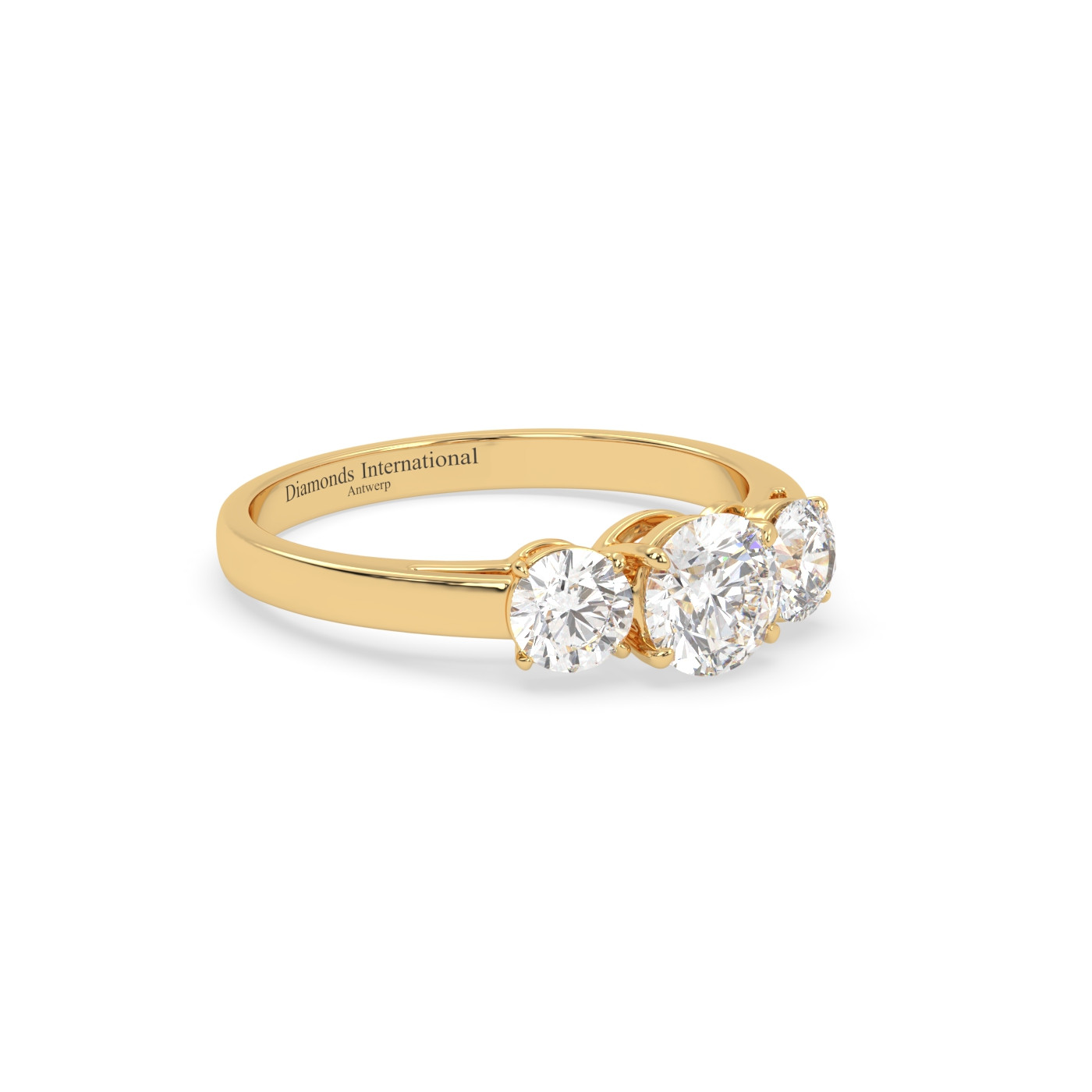 18k yellow gold  round cut 3 stone diamond ring