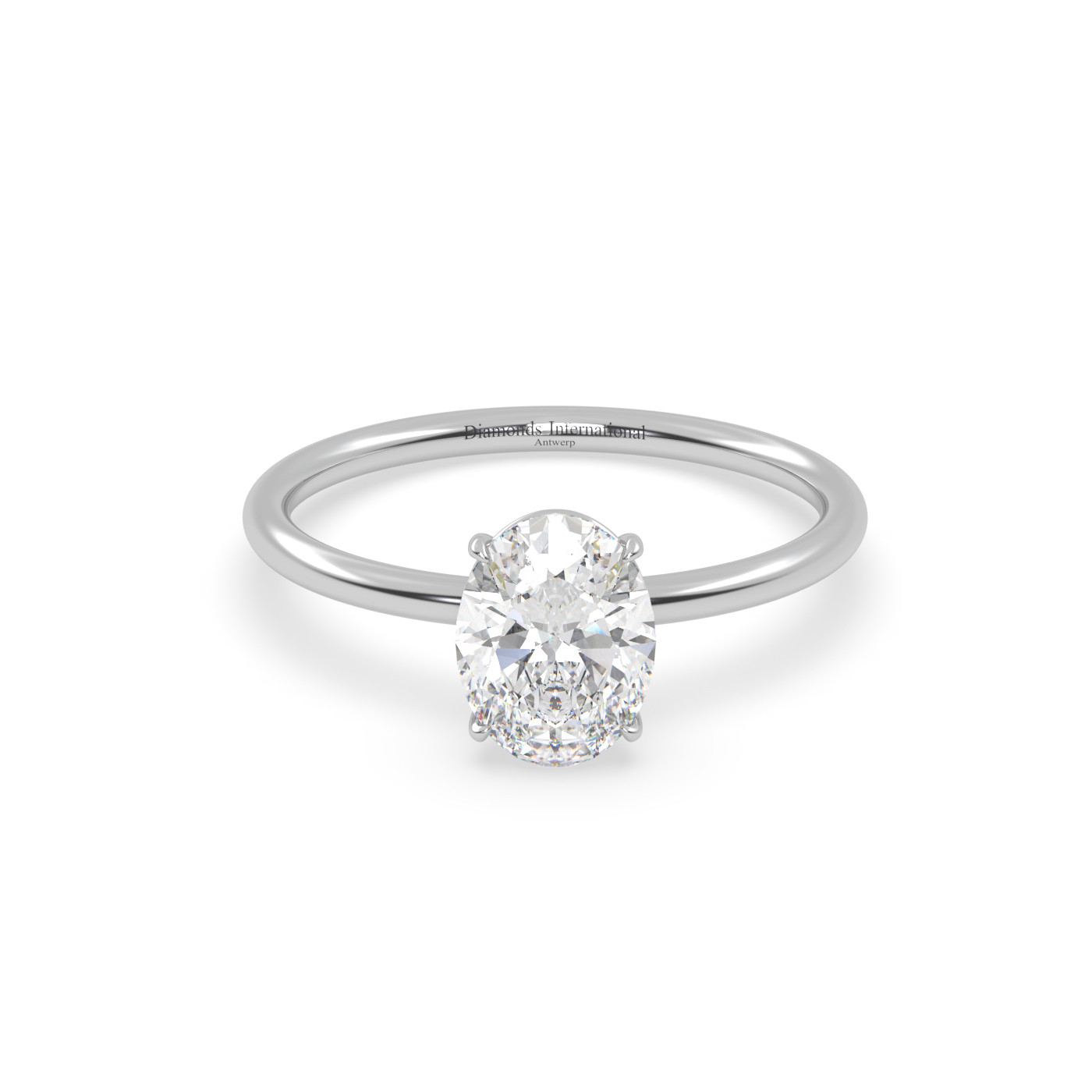 18k yellow gold  round cut 3 stone diamond ring